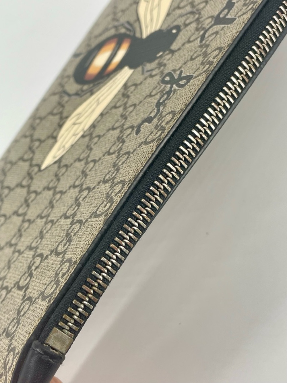 Gucci Beige/Brown Bee Blind for Love Monogram Wrist Pouch - Picture 5 of 7